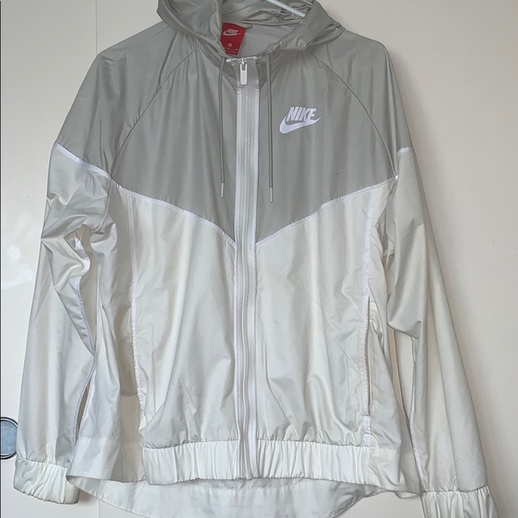 ladies nike windrunner jacket